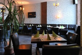 Sedia imbottita MARCEL